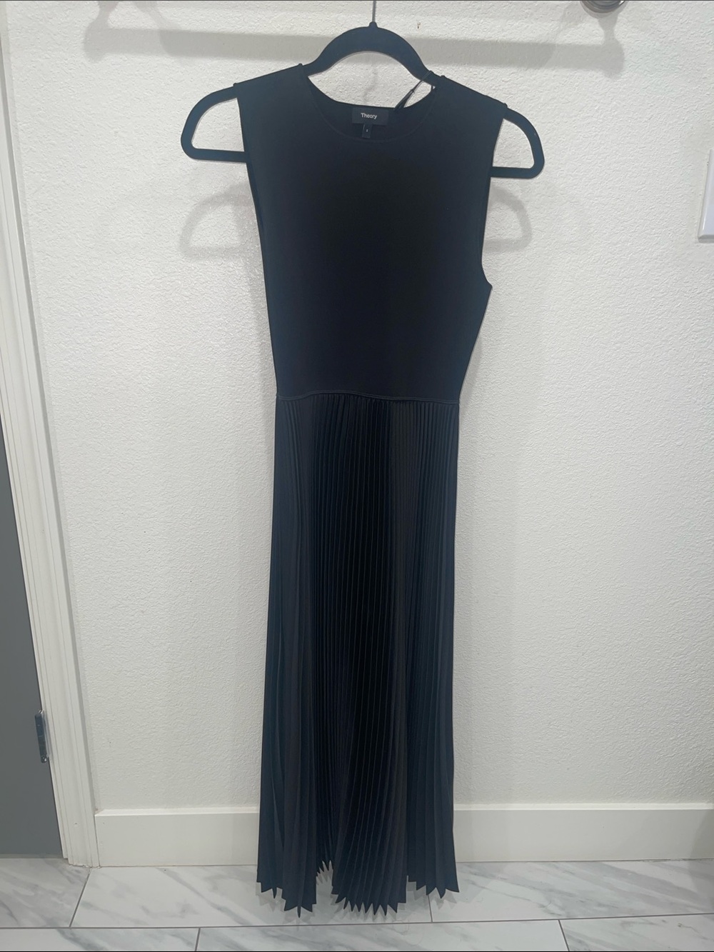 Theory Black Sleeveless Pleated Midi Dress - Picture 1 of 6